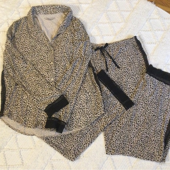 💗HP!💗 Victoria’s Secret Pajama Set - Picture 15 of 15